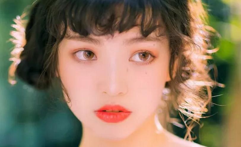 脸上有这4点的女生,会看起来很“幼稚”!