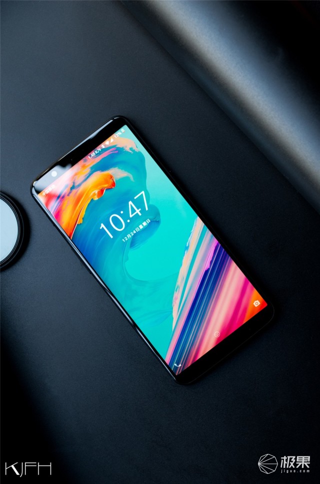 资深极客上手一加5T，顺便给你聊聊它的前世今生