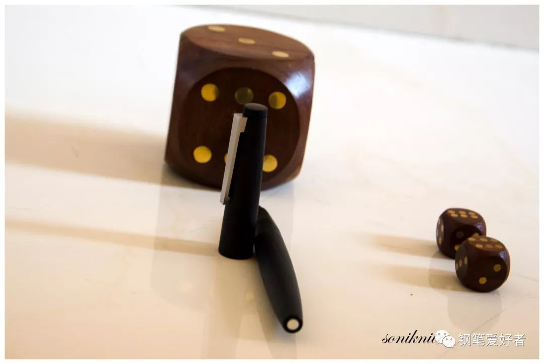 凌美2000钢笔深度评测,德国凌美lamy2000怎么加墨水