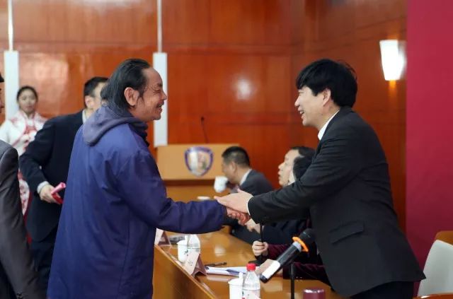 聚天下英才而用之,聚天下英才而用之求是