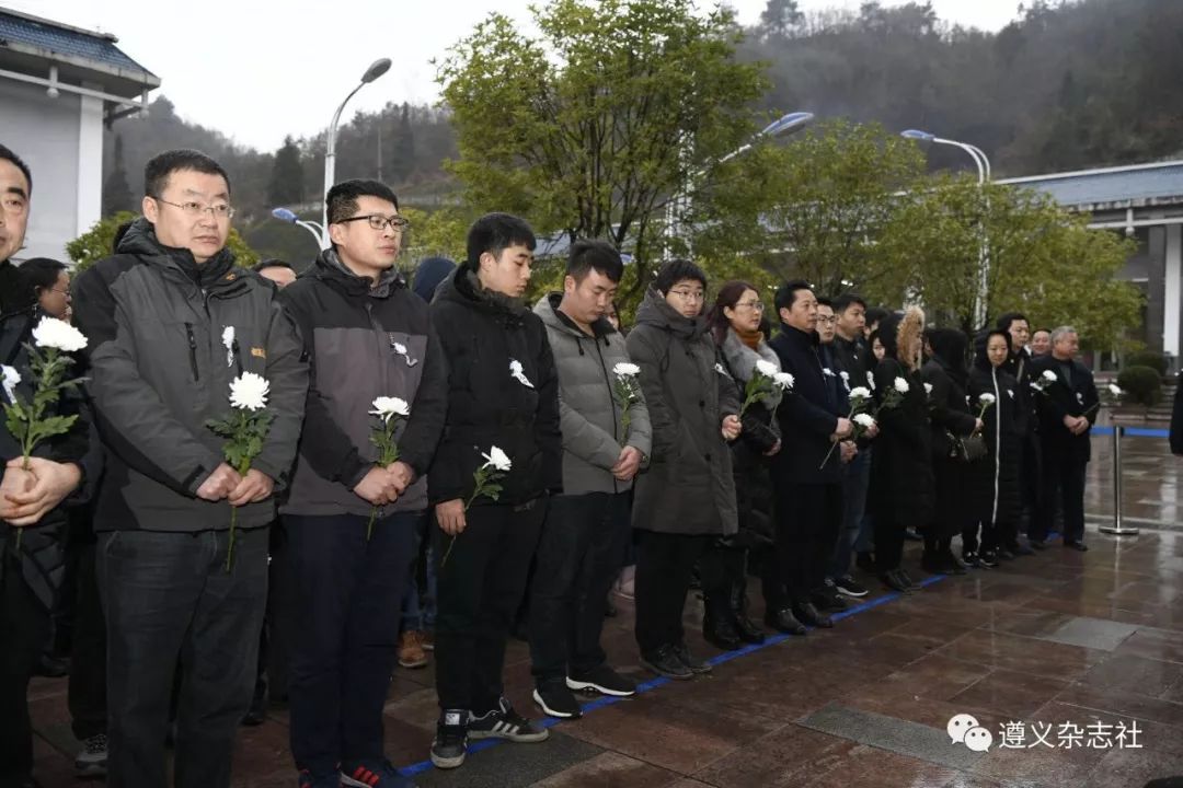 徐梅同志遗体告别仪式在灵鼎山殡仪馆举行