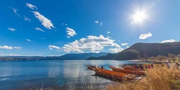 山清水秀泸沽湖,泸沽湖水天一色皆风景