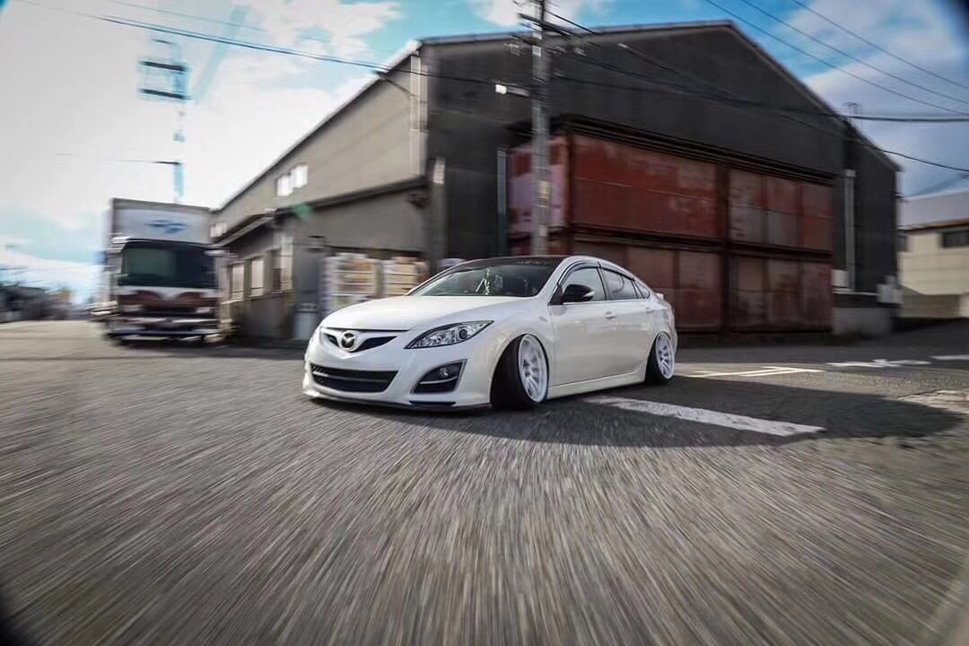 马自达6睿翼改装绞牙避震,马自达6睿翼轿跑侧面