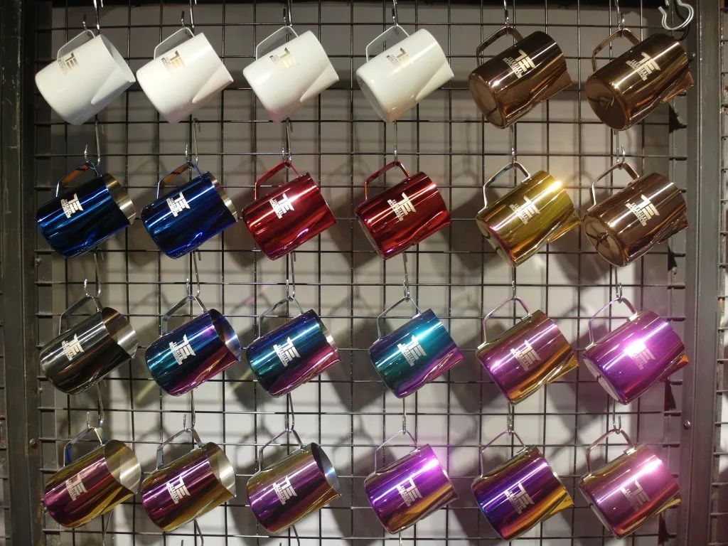 新手选咖啡拉花针还是拉花缸好,拉花拿铁用什么花缸好