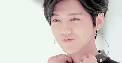 鹿晗三十多岁生日,鹿晗27岁生日视频