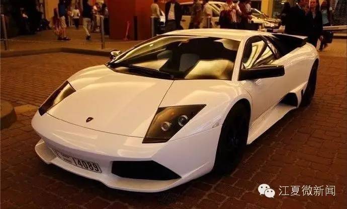 湖北大学生家暴女生,湖北一女大学生被家暴