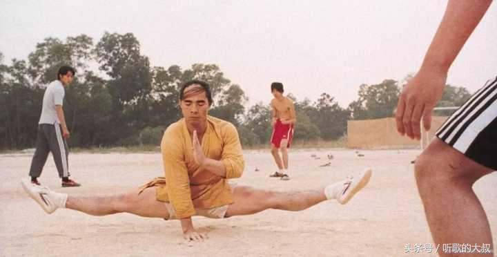 少林足球为什么星爷先觉醒,星爷巅峰之作是少林足球吗