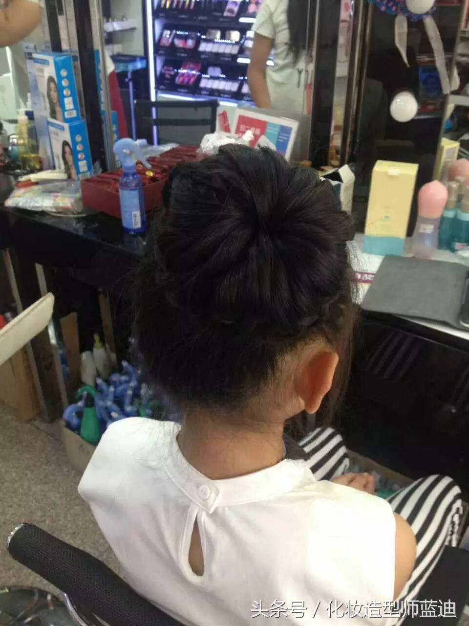 编发教程拉拉队,三股瀑布辫编发步骤图解