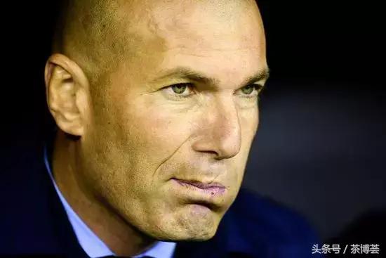 齐达内的头硬吗,齐达内何时秃顶