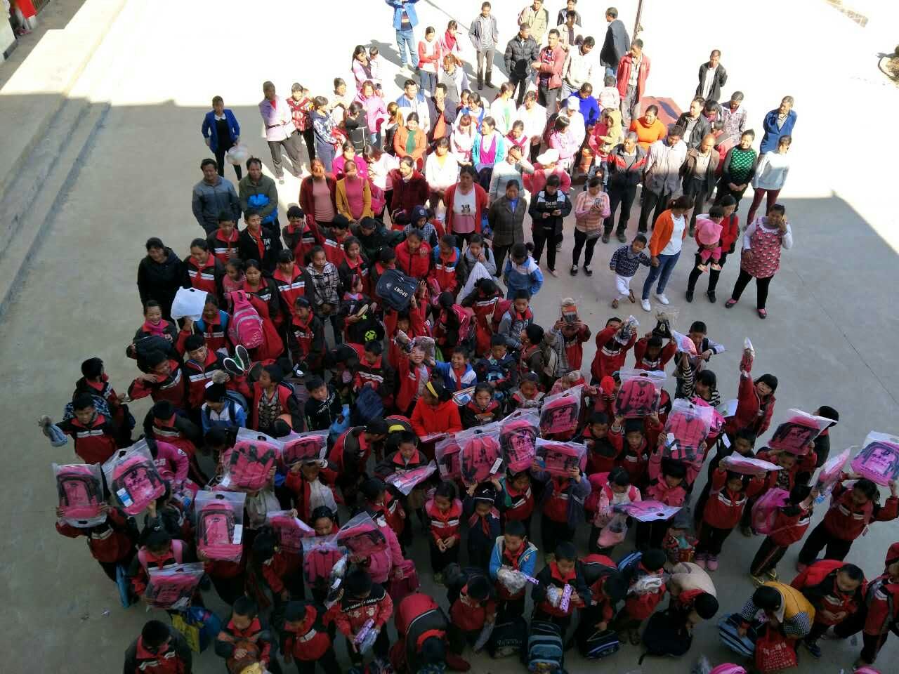 简报模板小学,梁河县平山乡梁子街小学