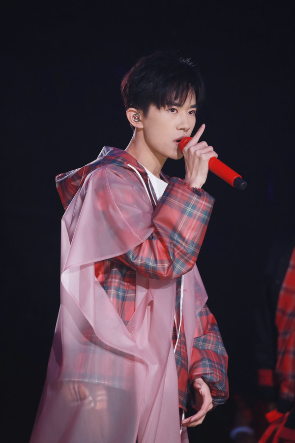 TFBOYS-易烊千玺受邀第60届格莱美四字弟弟走向国际舞台