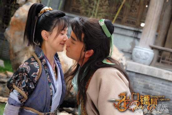 她是经典的“小泥巴”，默默演戏的灵动系演员！