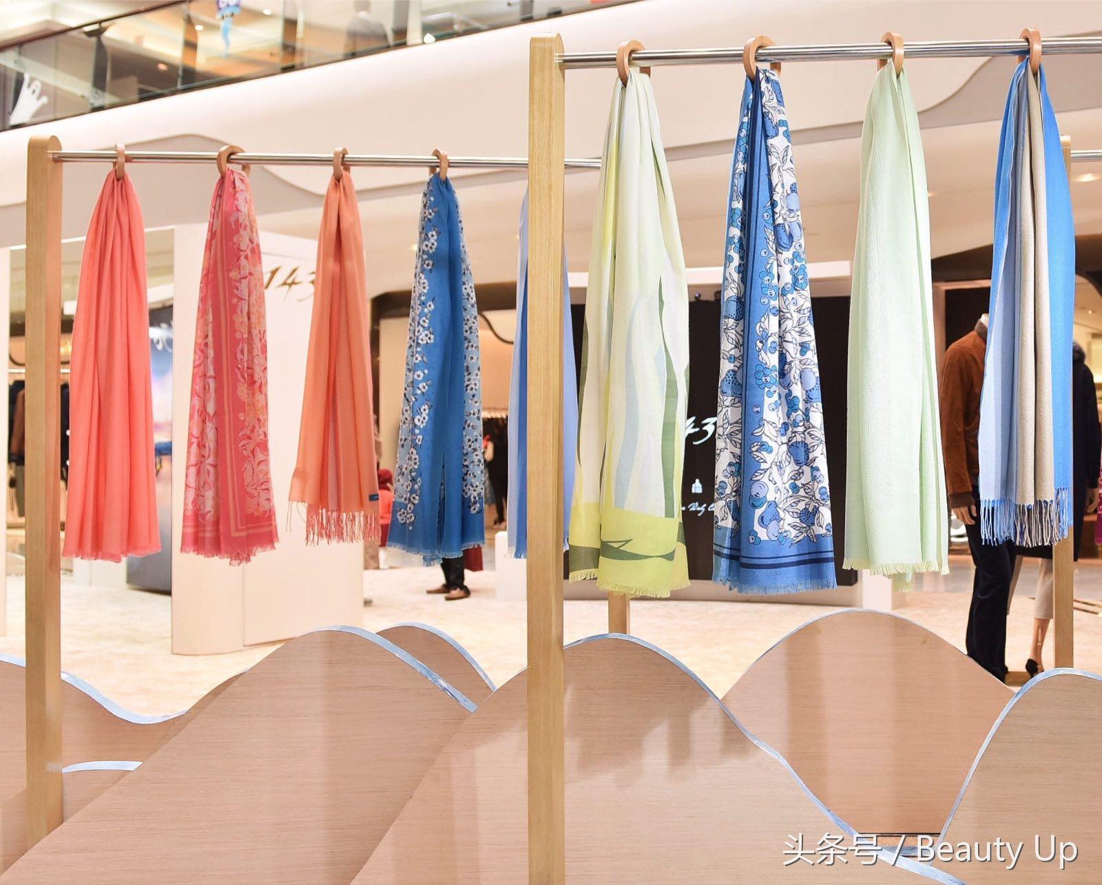 围巾小外搭系法,围巾搭配小物件