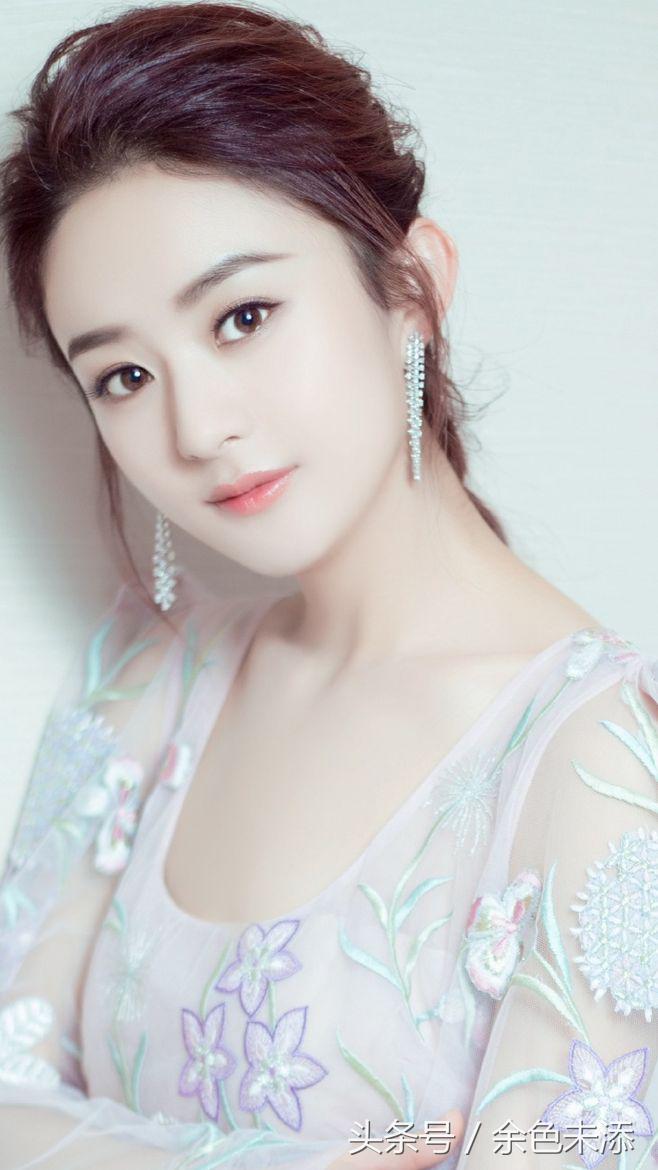 喜欢戴夸张耳饰的不止章子怡，还有她们