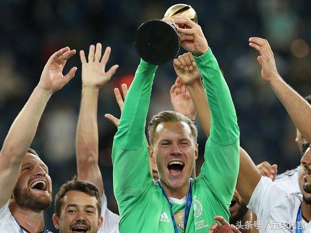 令布冯折服，令诺伊尔感受到威胁，他是新的“世界最佳门将”