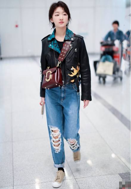 周冬雨和沈梦辰谁漂亮,周冬雨和一个女明星很像