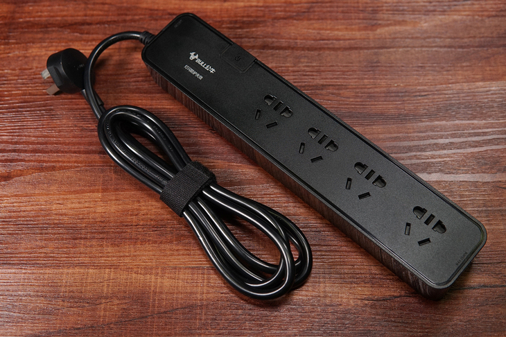 插座电压忽高忽低怎么回事,电压过高插座电压降低