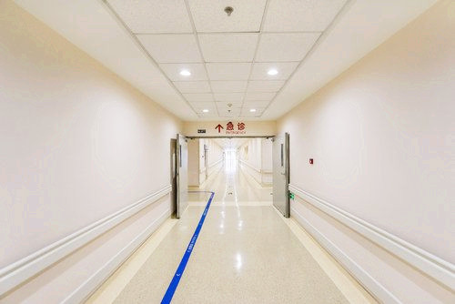 小孩腹泻脱水买什么药,1岁4个月宝宝腹泻脱水喝盐水