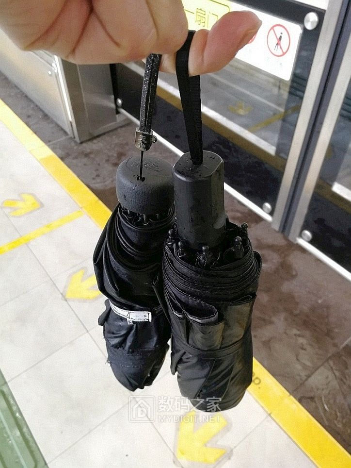 雨伞可以自动修复吗,雨伞可以用自喷漆吗