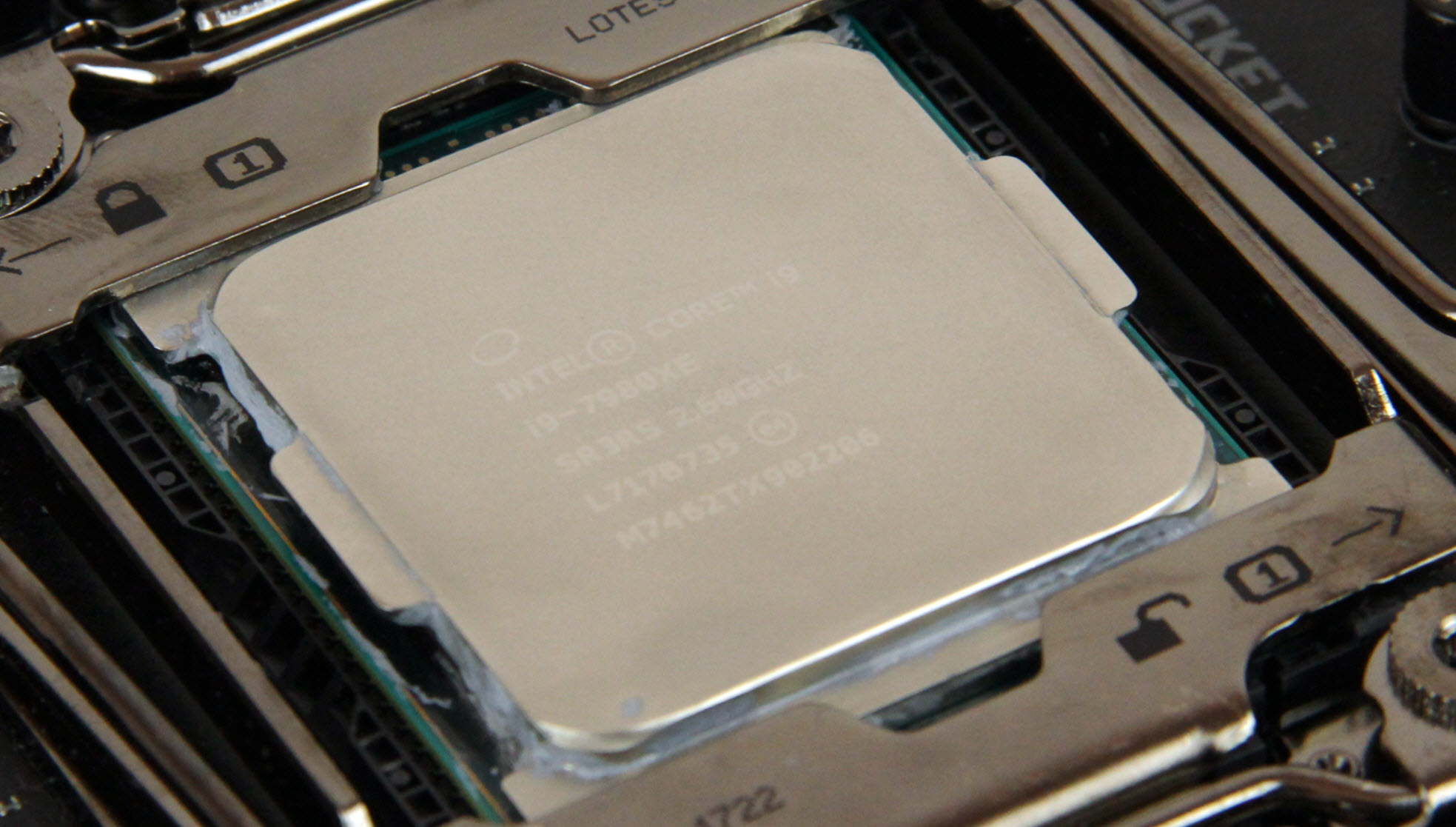 i97980xe参数,史上最粘的胶水