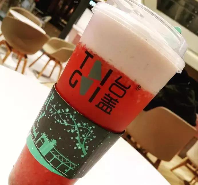 广州奶茶店被挤爆,奶茶店被挤爆