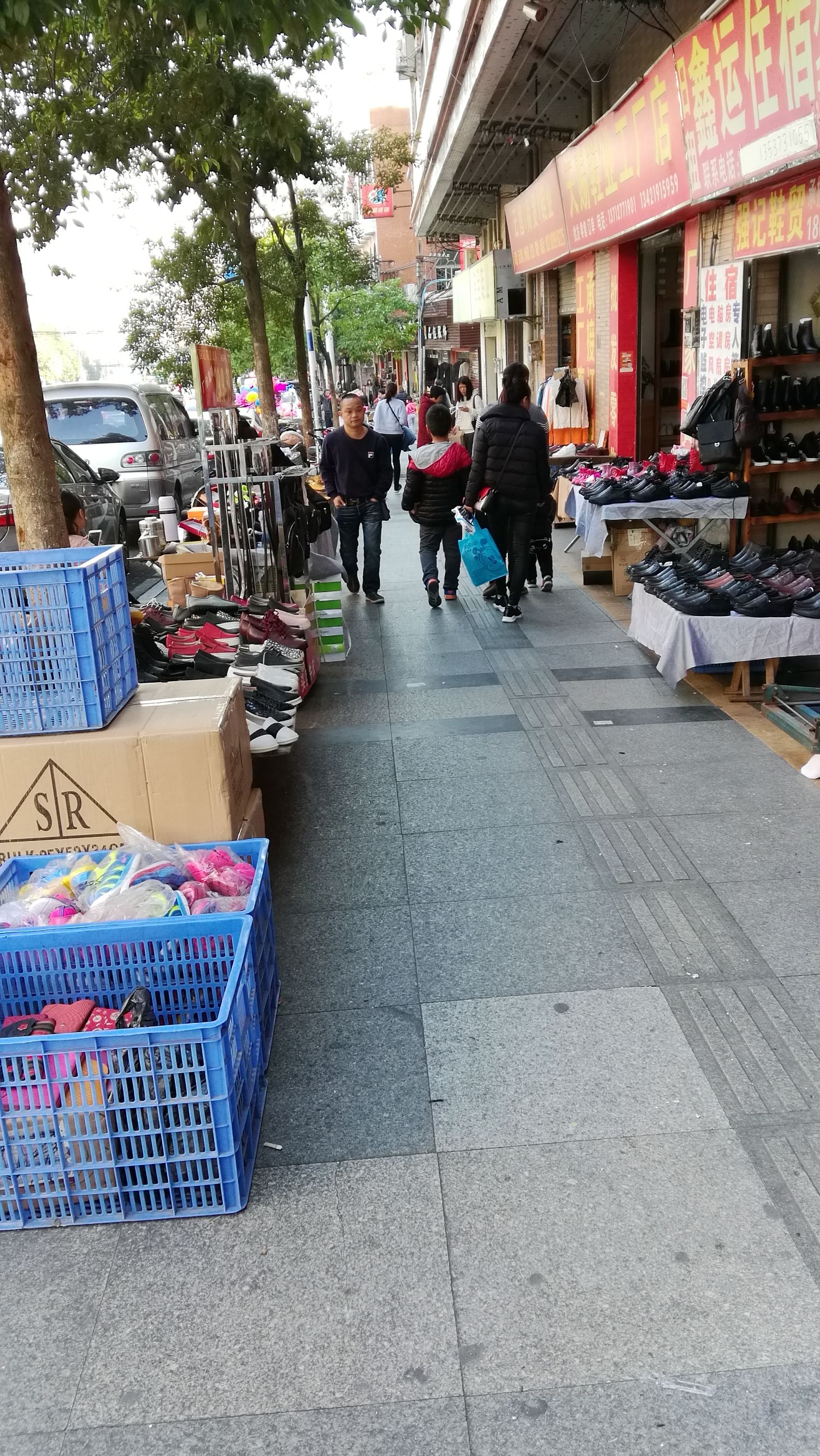 厚街最大鞋子批发市场,中国最大鞋服基地在哪里