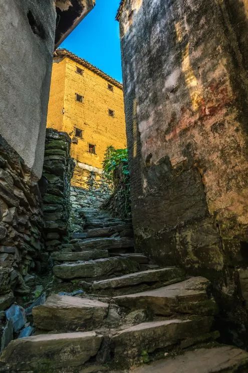 宏村和歙县古城哪个更好,歙县古城和宏村哪个更值得去