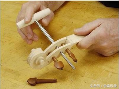 小提琴弦轴老是打滑,小提琴弦钮打滑怎么办