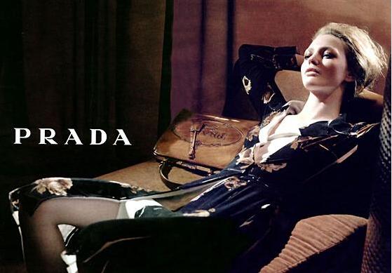 prada品牌的优劣势分析,品牌prada