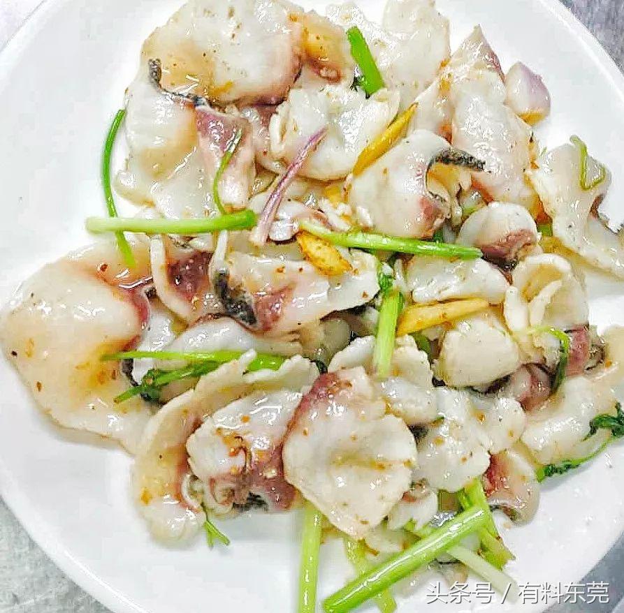 东莞某高校门口有间大排档，让你心甘情愿吃到怀孕！