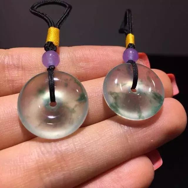 找谁说理去？30000买一只“翡翠”手镯，现在只值3000了？