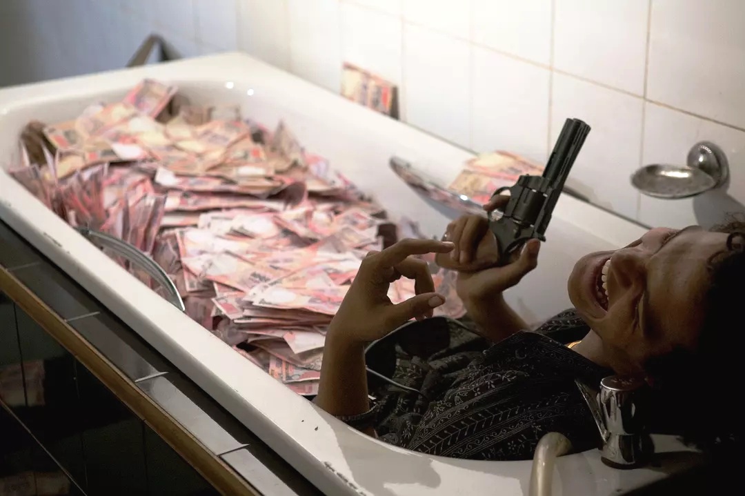 贫民窟的百万富翁电影完整版讲解,贫民窟的百万富翁是哪一年的