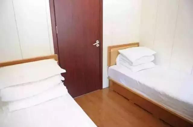 华山住宿山上过夜攻略,华山徒步上山住宿攻略