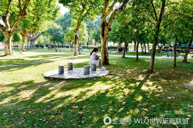 鏍″洯璇椾汉鏁ｆ枃,鏍″洯璇椾汉