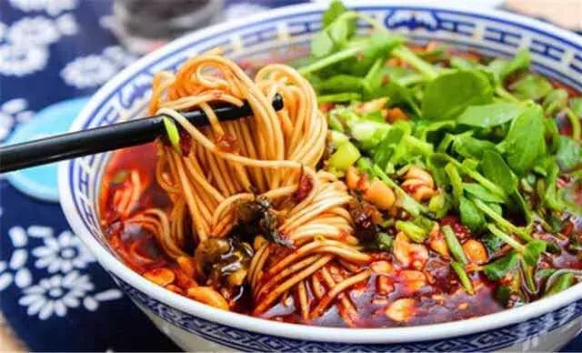 重庆旅游推荐四天三夜解放碑,重庆旅游攻略必去景点重庆解放碑