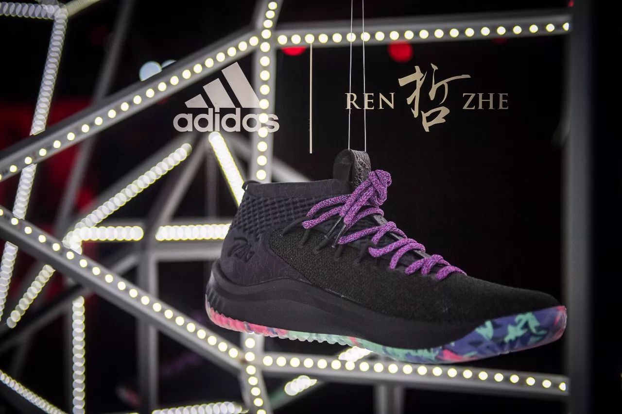 一个雕塑家所创作的球鞋是怎样做到「獒视群雄」的？