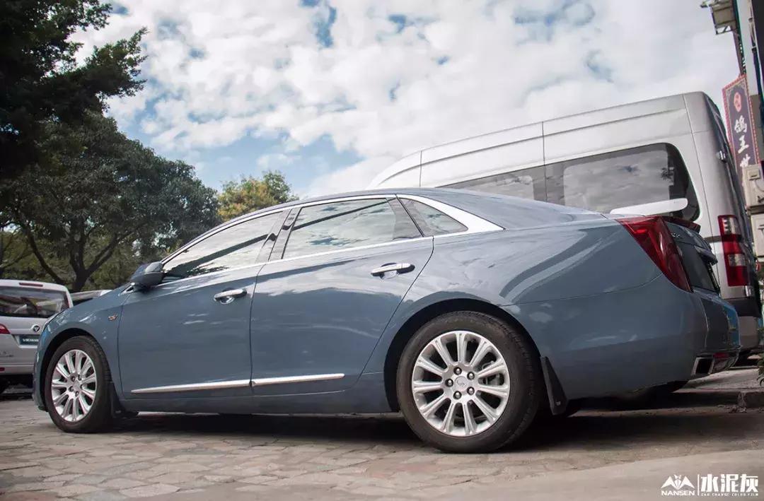 凯迪拉克xts车身改色贴膜水泥灰,凯迪拉克xts梦幻火山灰改色