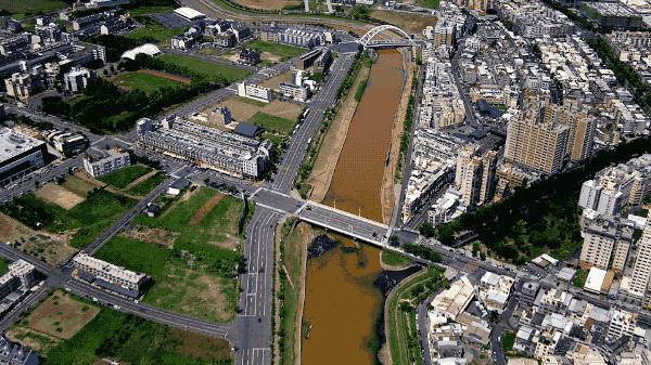 一个恐高的人,高空作业20多年,舍命拍出了最美纪录片