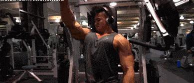 大强度胸肩训练教学上肢增肌必备,健身初学者胸背肩训练计划