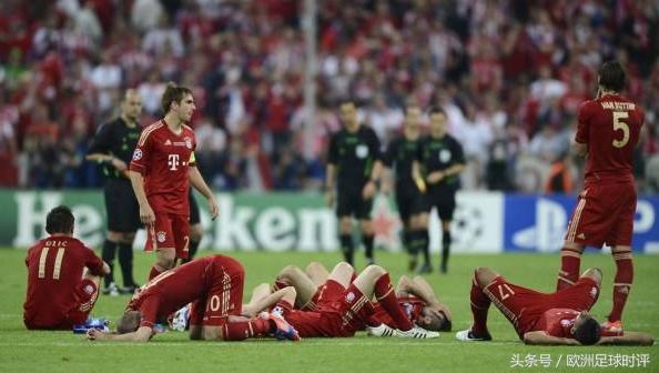 瓜迪奥拉放弃了他的战术思想,瓜迪奥拉换上格策来对付梅西