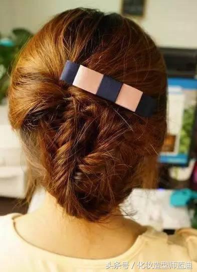 适合披着的扎发,披头散发怎么扎简单又漂亮
