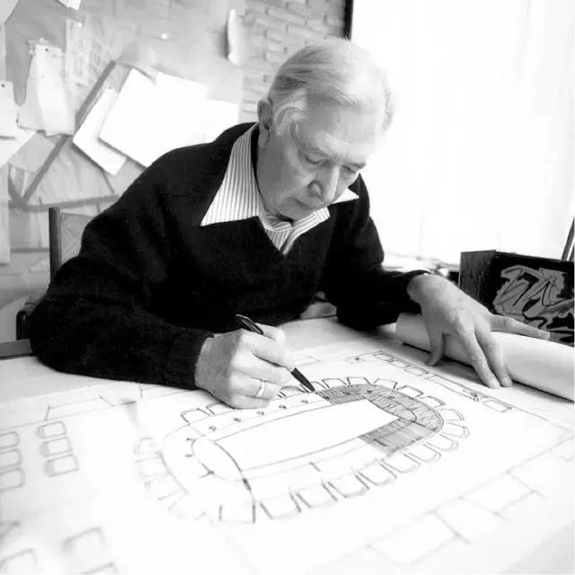 满世界都在山寨它，这把椅子凭什么成为大师最经典的传世之作？