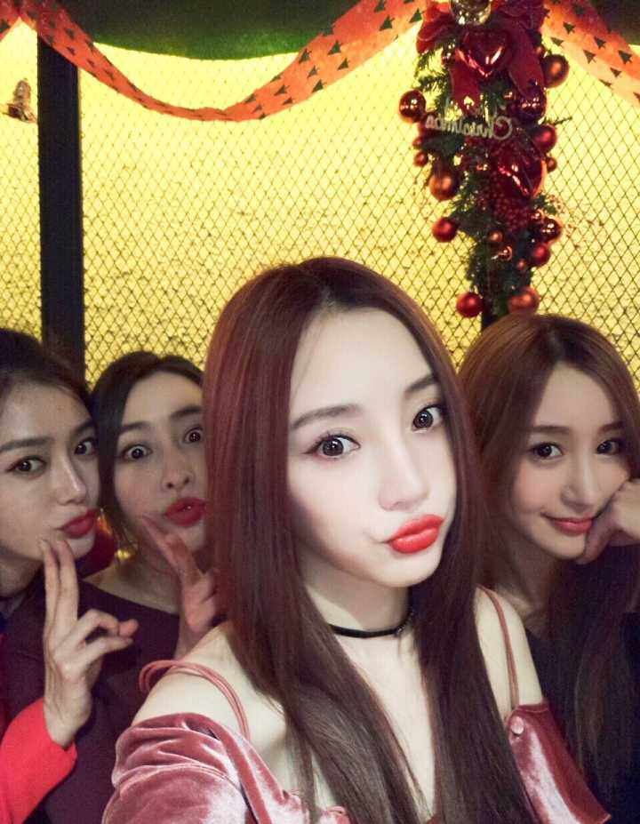 她当年被称网红鼻祖,她曾被誉为2017第一网红