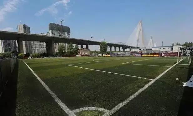 武汉被拆足球场,武汉的垃圾场