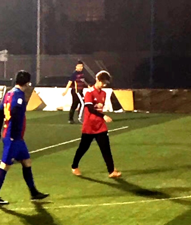 鹿晗自曝追女友关晓彤全过程,鹿晗关晓彤踢球