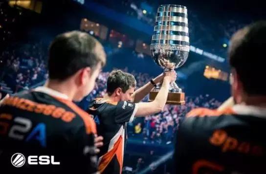 月夜枫yyfdota2ti2名场面,dota月夜枫成名战