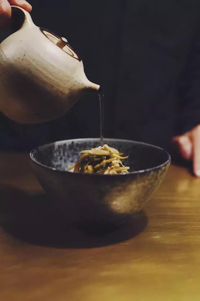 年前可丢掉家里用的旧锅吗,过年丢掉旧盘子旧碗