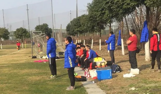 川足德比战,成足比赛现场直播