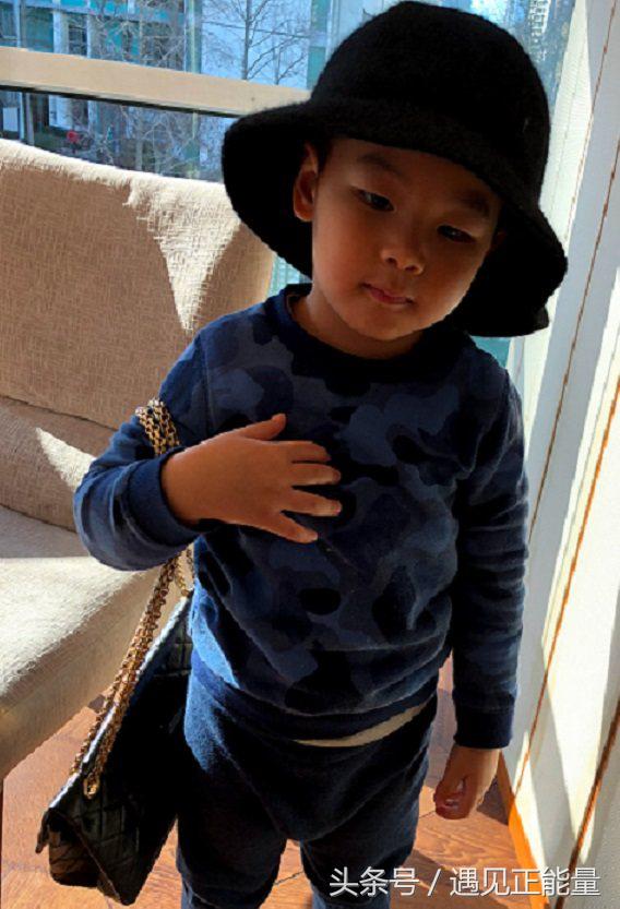 胡可探班安吉吃芒果互动,胡可安吉吃饭