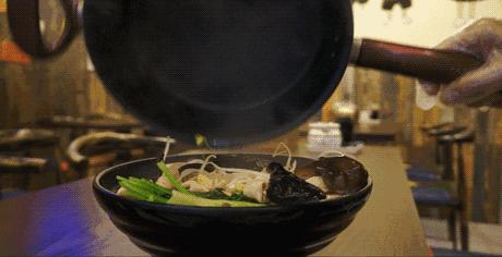 高校食堂特色风味麻辣烫,大学食堂最受欢迎的美食麻辣烫